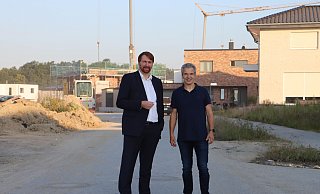CDU-Fraktionschef Reinhold Hansmeier (r.) und Fraktionsmitglied Fabian Maduch haben Fragen zur Erbpacht. - CDU CDU-Fraktionschef Reinhold Hansmeier (r.) und Fraktionsmitglied Fabian Maduch haben Fragen zur Erbpacht. - CDU
