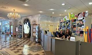 Der neue Kassenbereich am Empfang wirkt einladend und schick. - Therme Der neue Kassenbereich am Empfang wirkt einladend und schick. - Therme