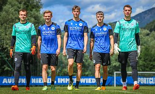 Artem Zaloha (v.l.), Henrik Koch, Henry Obermeyer, Lucas Kiewitt und Jonah Busse haben im Trainingslager mit den Profis von Arminia Bielefeld trainiert. - Sarah Jonek Artem Zaloha (v.l.), Henrik Koch, Henry Obermeyer, Lucas Kiewitt und Jonah Busse haben im Trainingslager mit den Profis von Arminia Bielefeld trainiert. - Sarah Jonek