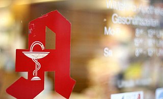 Nicht jede Apotheke hat am Wochenende oder an Feiertagen auf. - Andreas Sundermeier Nicht jede Apotheke hat am Wochenende oder an Feiertagen auf. - Andreas Sundermeier