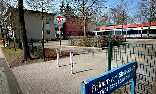 Es ist älteste Schule des mittleren Bildungswegs in Gütersloh. Seit 1981 ist die Freiherr-vom-Stein-Schule in der Austernbrede. Foto: Frücht Es ist älteste Schule des mittleren Bildungswegs in Gütersloh. Seit 1981 ist die Freiherr-vom-Stein-Schule in der Austernbrede. Foto: Frücht