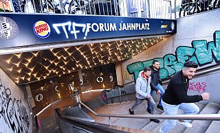 Oberbürgermeister Pit Clausen unterstützt die Pläne, das Forum Jahnplatz zurückzukaufen und anschließend zu schließen. - Barbara Franke Oberbürgermeister Pit Clausen unterstützt die Pläne, das Forum Jahnplatz zurückzukaufen und anschließend zu schließen. - Barbara Franke
