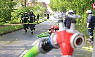 Rund 1.000 Feuerwehrleute beweisen ihre Einsatzbereitschaft und Fitness. - Burkhard Battran Rund 1.000 Feuerwehrleute beweisen ihre Einsatzbereitschaft und Fitness. - Burkhard Battran