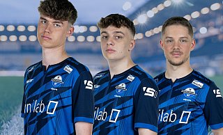 Das eSports-Trio des SC Paderborn ist bereit für die neue Saison: Jonas Jonny Wirth, Jamie Chaser Bartel und Spielertrainer Daniel coach_pommes Elit (von links). - SC Paderborn Das eSports-Trio des SC Paderborn ist bereit für die neue Saison: Jonas Jonny Wirth, Jamie Chaser Bartel und Spielertrainer Daniel coach_pommes Elit (von links). - SC Paderborn