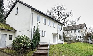 Die Nutzung der Wohnhäuser im Musikerviertel als Erstaufnahmeeinrichtung werde zum 31. Januar 2024 beendet, heißt es auch von der BImA auf Nachfrage. Sie plane danach, eine erste Tranche der ehemaligen Britenhäuser im Frühjahr 2024 auf dem offenen Immobilienmarkt zum Kauf anzubieten. - Jörg Dieckmann (Archiv) Die Nutzung der Wohnhäuser im Musikerviertel als Erstaufnahmeeinrichtung werde zum 31. Januar 2024 beendet, heißt es auch von der BImA auf Nachfrage. Sie plane danach, eine erste Tranche der ehemaligen Britenhäuser im Frühjahr 2024 auf dem offenen Immobilienmarkt zum Kauf anzubieten. - Jörg Dieckmann (Archiv)