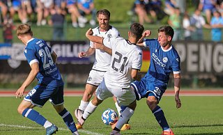 Arminias Marius Wörl (r.) ist immer auch ein Kandidat für die Startelf. Der 17-jährige Henrik Koch (l.) könnte sich als Joker empfehlen. - Oliver Krato Arminias Marius Wörl (r.) ist immer auch ein Kandidat für die Startelf. Der 17-jährige Henrik Koch (l.) könnte sich als Joker empfehlen. - Oliver Krato