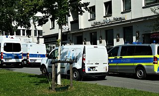 Anlieger berichten, dass das Restaurant "Deja-vu" neben dem Kultfrisör "Wolke sieben" ein Ort regen Drogenshandels war. - Kurt Ehmke Anlieger berichten, dass das Restaurant "Deja-vu" neben dem Kultfrisör "Wolke sieben" ein Ort regen Drogenshandels war. - Kurt Ehmke