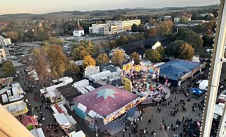 Der Blick aus dem Riesenrad auf den Festplatz wird auch bei dieser Oktoberwoche wieder möglich sein. Der Zeltaufbau beginnt nächsten Mittwoch. - Simone Flörke Der Blick aus dem Riesenrad auf den Festplatz wird auch bei dieser Oktoberwoche wieder möglich sein. Der Zeltaufbau beginnt nächsten Mittwoch. - Simone Flörke
