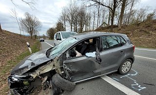 Unfall auf der B239. - Florian Weyand Unfall auf der B239. - Florian Weyand