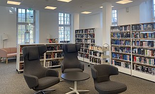 Die Paderborner Stadtbibliothek muss vorerst mit weniger Geld auskommen. - Jule Barmwater Die Paderborner Stadtbibliothek muss vorerst mit weniger Geld auskommen. - Jule Barmwater