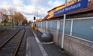 In ein paar Wochen soll der Zugang zum Bahnhaltepunkt in Schloß Neuhaus auch von der Hatzfelder Straße offiziell möglich sein. - Niklas Tüns (Archivfoto) In ein paar Wochen soll der Zugang zum Bahnhaltepunkt in Schloß Neuhaus auch von der Hatzfelder Straße offiziell möglich sein. - Niklas Tüns (Archivfoto)