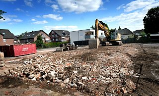 Das frühere Hotel-Restaurant Müther in Avenwedde ist abgerissen - hier sollen jetzt Reihenhäuser gebaut werden. - Andreas Frücht Das frühere Hotel-Restaurant Müther in Avenwedde ist abgerissen - hier sollen jetzt Reihenhäuser gebaut werden. - Andreas Frücht