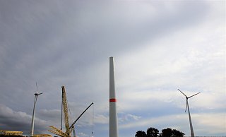 Beim Bau dieses Windrades in Nieheim-Holzhausen soll es bald weitergehen. - David Schellenberg Beim Bau dieses Windrades in Nieheim-Holzhausen soll es bald weitergehen. - David Schellenberg