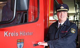 Stadtbrandinspektor Jürgen Schmits, Leiter der Feuerwehr Höxter, bleibt stellvertretender Kreisbrandmeister. - Simone Flörke Stadtbrandinspektor Jürgen Schmits, Leiter der Feuerwehr Höxter, bleibt stellvertretender Kreisbrandmeister. - Simone Flörke