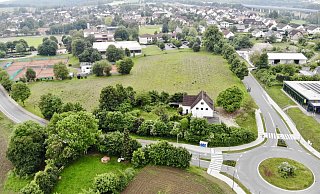 Auf dieser Freifläche in direkter Nähe zur Sekundarschule (links oben) am Lidl-Kreisverkehr könnten die Schulen entstehen. - Jasper Baumann Auf dieser Freifläche in direkter Nähe zur Sekundarschule (links oben) am Lidl-Kreisverkehr könnten die Schulen entstehen. - Jasper Baumann
