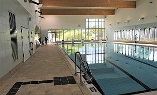 Einblicke ins neue Höxteraner Hallenbad mit dem Schwimmerbecken. - Simone Flörke Einblicke ins neue Höxteraner Hallenbad mit dem Schwimmerbecken. - Simone Flörke