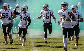 Die Footballer der Bielefeld Bulldogs freuen sich auf den Start in Köln. - André Zarnke Die Footballer der Bielefeld Bulldogs freuen sich auf den Start in Köln. - André Zarnke