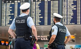 Bundespolizisten am Flughafen München - Bundespolizei / Alexandra Stolze Bundespolizisten am Flughafen München - Bundespolizei / Alexandra Stolze