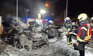 Die Ermittler zählten elf Brandstiftungen an Autos vor Autohäusern und Gebrauchtwagenhändlern. Bei diesem BMW-Händler gingen damals zwei Fahrzeuge in Flammen auf. - Barbara Franke Die Ermittler zählten elf Brandstiftungen an Autos vor Autohäusern und Gebrauchtwagenhändlern. Bei diesem BMW-Händler gingen damals zwei Fahrzeuge in Flammen auf. - Barbara Franke