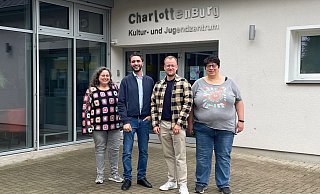 Bieten jungen Menschen eine politische Bühne: Lisa Kinnius (v. l.), Samir Alnajjar, Finn Niklas Hildebrand und Nicole Ronellenfitsch.. - Bündnis für Toleranz Bieten jungen Menschen eine politische Bühne: Lisa Kinnius (v. l.), Samir Alnajjar, Finn Niklas Hildebrand und Nicole Ronellenfitsch.. - Bündnis für Toleranz