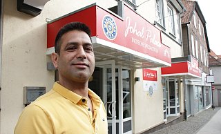 Indische Küche: Sonpreet Singh Johal eröffnet das "Johal Palace" an der Hauptstraße 12. - Dieter Scholz Indische Küche: Sonpreet Singh Johal eröffnet das "Johal Palace" an der Hauptstraße 12. - Dieter Scholz