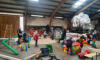 Die Spielangebote kamen bei den kleinen Besuchern sehr gut an. Doch auch die Erwachsenen hatten ihren Spaß. - Privat Die Spielangebote kamen bei den kleinen Besuchern sehr gut an. Doch auch die Erwachsenen hatten ihren Spaß. - Privat