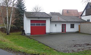 In zwei Jahren soll das alte Feuerwehrhaus in Bonenburg ausgedient haben. Dafür wird an der Ikenhausener Straße neu gebaut. - Hubert Rösel In zwei Jahren soll das alte Feuerwehrhaus in Bonenburg ausgedient haben. Dafür wird an der Ikenhausener Straße neu gebaut. - Hubert Rösel