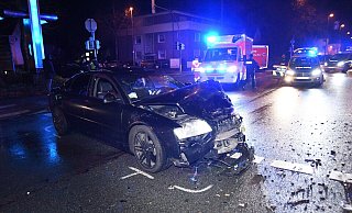 Dem schweren Unfall am 8. Januar 2021 ging offenbar ein illegales Autorennen auf der B61 voraus. Jetzt mussten sich die Teilnehmer vor Gericht verantworten. - Andreas Eickhoff Dem schweren Unfall am 8. Januar 2021 ging offenbar ein illegales Autorennen auf der B61 voraus. Jetzt mussten sich die Teilnehmer vor Gericht verantworten. - Andreas Eickhoff