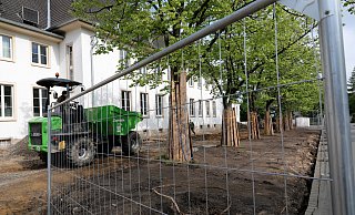 Vor dem früheren Offizierscasino haben die Arbeiten schon begonnen. - FRANK-MICHAEL KIEL-STEINKAMP Vor dem früheren Offizierscasino haben die Arbeiten schon begonnen. - FRANK-MICHAEL KIEL-STEINKAMP