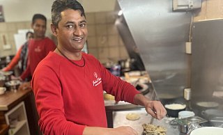 Koch Vinod Singh kombiniert indische Küche und deutschen Geschmack. - Andzelika Kassan Koch Vinod Singh kombiniert indische Küche und deutschen Geschmack. - Andzelika Kassan