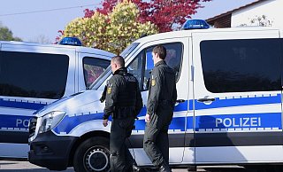 Plötzlich stand die Polizei vor der Tür des Verdächtigen. - Symbolfoto: picture alliance / Pressefoto UL Plötzlich stand die Polizei vor der Tür des Verdächtigen. - Symbolfoto: picture alliance / Pressefoto UL