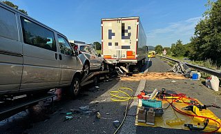 Schwerer Unfall auf der A2 bei Veltheim. Foto: - Dominik Duensing/Feuerwehr Porta Schwerer Unfall auf der A2 bei Veltheim. Foto: - Dominik Duensing/Feuerwehr Porta