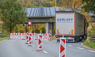 Die Auffahrt auf den Ostwestfalendamm Richtung Innenstadt ist aus Bielefeld-Quelle kommend derzeit gesperrt, ebenso die Abfahrt vom OWD Richtung Quelle. - Andreas Zobe Die Auffahrt auf den Ostwestfalendamm Richtung Innenstadt ist aus Bielefeld-Quelle kommend derzeit gesperrt, ebenso die Abfahrt vom OWD Richtung Quelle. - Andreas Zobe