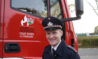 Der Bürener Oberbrandmeister Lukas Duscha gehört zu den Menschen, die bereits Stammzellen gespendet haben, um Anderen eine zweite Chance zu schenken. - DKMS Der Bürener Oberbrandmeister Lukas Duscha gehört zu den Menschen, die bereits Stammzellen gespendet haben, um Anderen eine zweite Chance zu schenken. - DKMS