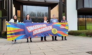 Anke Unger, Clea Stille (beide DGB OWL), Martina Schu (Verdi Paderborn), Konrad Jablonski (IGM Paderborn) und Rolf Bücker (DGB Kreisverband Hochstift Paderborn) blicken voraus auf die gemeinsame Kundgebung der Gewerkschaften am 1. Mai. - Marc Schröder Anke Unger, Clea Stille (beide DGB OWL), Martina Schu (Verdi Paderborn), Konrad Jablonski (IGM Paderborn) und Rolf Bücker (DGB Kreisverband Hochstift Paderborn) blicken voraus auf die gemeinsame Kundgebung der Gewerkschaften am 1. Mai. - Marc Schröder