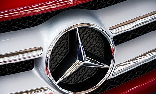 Der Mercedes war zeitweise mit deutlich über 200 km/h auf der A 44 unterwegs. - Symbolbild: Pixabay Der Mercedes war zeitweise mit deutlich über 200 km/h auf der A 44 unterwegs. - Symbolbild: Pixabay