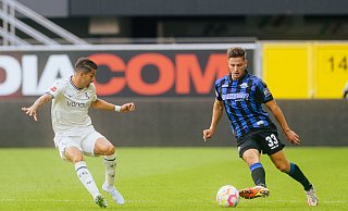 Marcel Hoffmeier (r.), hier im Testspiel gegen den VfL Bochum, hat auf Anhieb den Sprung von der Regionalliga in die 2. Bundesliga gepackt. - BESIM MAZHIQI Marcel Hoffmeier (r.), hier im Testspiel gegen den VfL Bochum, hat auf Anhieb den Sprung von der Regionalliga in die 2. Bundesliga gepackt. - BESIM MAZHIQI