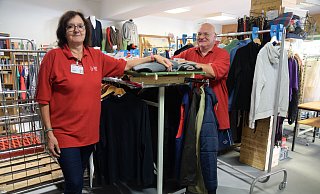 Klaudia und Detlef Klute freuen sich auf den Umzug in ein größeres Ladenlokal. - Mareike Patock Klaudia und Detlef Klute freuen sich auf den Umzug in ein größeres Ladenlokal. - Mareike Patock