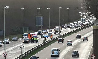 Zwei von drei Spuren wurden gesperrt. - Birgit Lahode Zwei von drei Spuren wurden gesperrt. - Birgit Lahode
