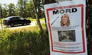 Etliche Fahndungsplakate sind nach dem Auffinden der Leiche rund um den Meierhof Rassfeld aufgehängt worden. Etliche Fahndungsplakate sind nach dem Auffinden der Leiche rund um den Meierhof Rassfeld aufgehängt worden.