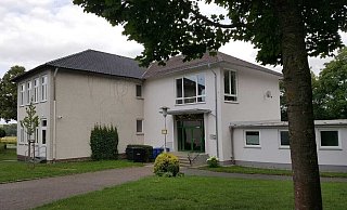 Die Grundschule in Warburg-Daseburg bekam unerwünschten Besuch von Einbrechern. Die Polizei Höxter sucht nun Zeugen. - Dieter Scholz Die Grundschule in Warburg-Daseburg bekam unerwünschten Besuch von Einbrechern. Die Polizei Höxter sucht nun Zeugen. - Dieter Scholz