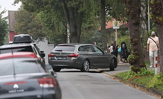 Am Hellerweg und der Falkstraße herrscht zu den Stoßzeiten morgens ein einziges Verkehrs-Chaos. - Claus Frickemeier Am Hellerweg und der Falkstraße herrscht zu den Stoßzeiten morgens ein einziges Verkehrs-Chaos. - Claus Frickemeier