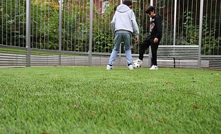 Der neue "Panna-Käfig" auf dem Spielplatz an der Graudenzer Straße ersetzt den Bolzplatz an der Hochstraße. - Jan Husmann Der neue "Panna-Käfig" auf dem Spielplatz an der Graudenzer Straße ersetzt den Bolzplatz an der Hochstraße. - Jan Husmann