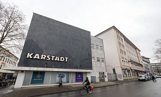 An der Friedenstraße könnten ein neues Hotel und ein Parkhaus entstehen. Das Gebäude rechts müsste weichen. - Oliver Krato An der Friedenstraße könnten ein neues Hotel und ein Parkhaus entstehen. Das Gebäude rechts müsste weichen. - Oliver Krato