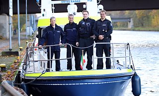An Bord der WSP 16: Thomas Bues, Peter Mentzner, Björn Siebering und Christoph Spieker von der Mindener Wasserschutzpolizei. - Alex Lehn An Bord der WSP 16: Thomas Bues, Peter Mentzner, Björn Siebering und Christoph Spieker von der Mindener Wasserschutzpolizei. - Alex Lehn