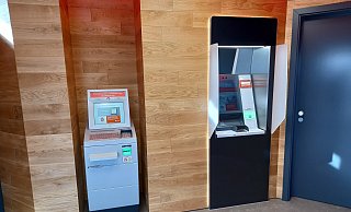 So sieht der neue SB-Standort der Sparkasse neben Karlchens Backstube an der Herforder Straße von innen aus. - Björn Kenter So sieht der neue SB-Standort der Sparkasse neben Karlchens Backstube an der Herforder Straße von innen aus. - Björn Kenter