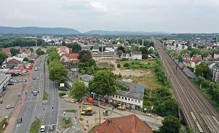Auf dem Gelände des ehemaligen Autohauses Fuhrken, zwischen Mindener Straße und Nordbahn, plant Edeka einen großen Lebensmittelmarkt. - Jürgen Krüger Auf dem Gelände des ehemaligen Autohauses Fuhrken, zwischen Mindener Straße und Nordbahn, plant Edeka einen großen Lebensmittelmarkt. - Jürgen Krüger