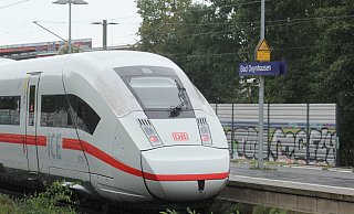 Zu spät für die Verkehrswende: Ein Neubau der ICE-Trasse zwischen Bielefeld und Hannover würde wohl nicht vor 2042 verwirklicht. - Ulf Hanke Zu spät für die Verkehrswende: Ein Neubau der ICE-Trasse zwischen Bielefeld und Hannover würde wohl nicht vor 2042 verwirklicht. - Ulf Hanke