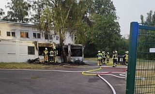 Das Feuer konnte schnell durch mehrere Trupps unter Atemschutz gelöscht werden. - Freiwillige Feuerwehr Preußisch Oldendorf Das Feuer konnte schnell durch mehrere Trupps unter Atemschutz gelöscht werden. - Freiwillige Feuerwehr Preußisch Oldendorf