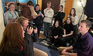 Die elfköpfige Band im Paderborner Studio hat Songs in verschiedenen Musikrichtungen produziert. - Tonika e.V. Die elfköpfige Band im Paderborner Studio hat Songs in verschiedenen Musikrichtungen produziert. - Tonika e.V.